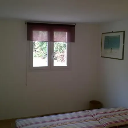 Sur Les Iles D'or Apartment *