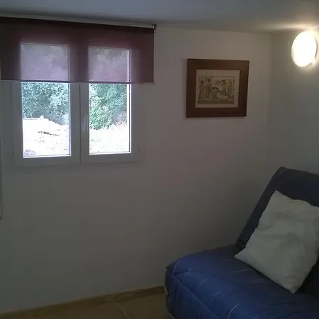 Sur Les Iles D'or Apartment *
