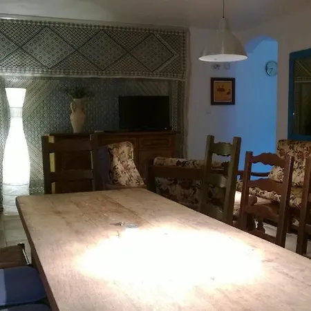 Sur Les Iles D'or Apartment *