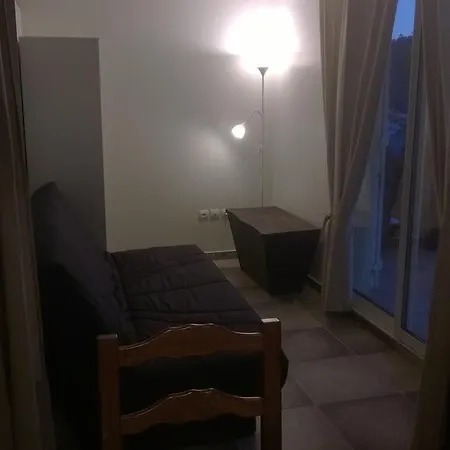 Sur Les Iles D'or Apartment